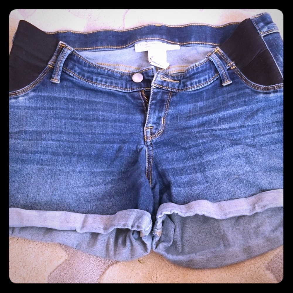 Liz Lange Maternity shorts